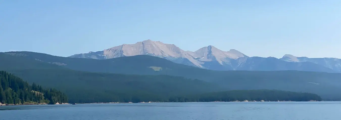 https://blog.axiswake.com/the-top-five-lake-destinations-in-canada-for-your-axis